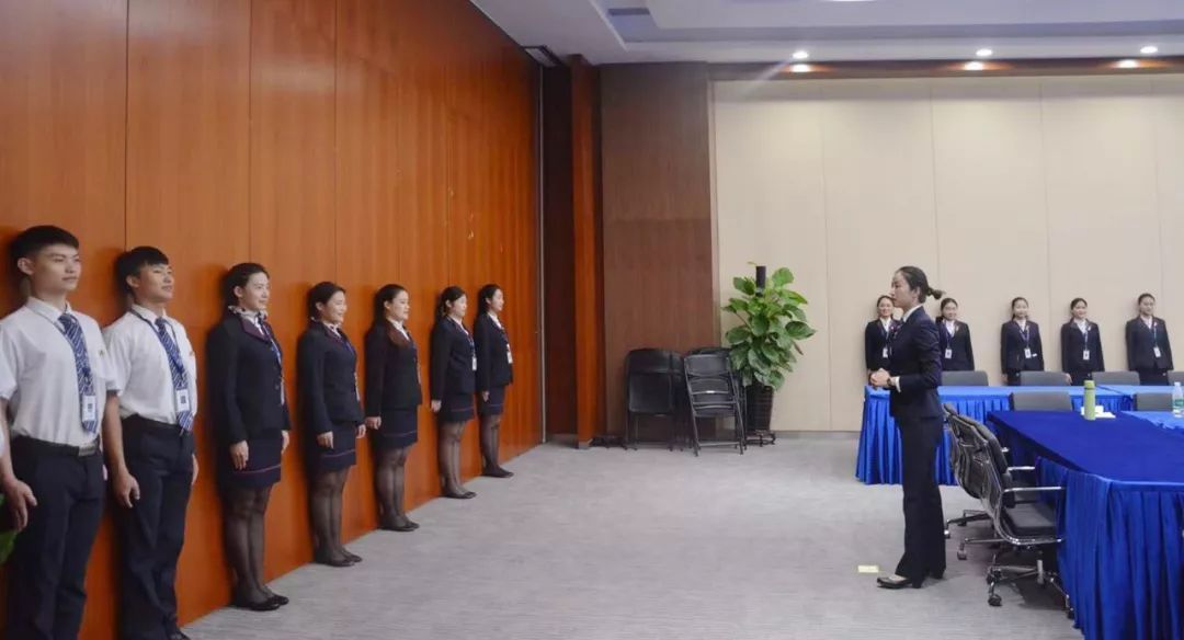 提升服務(wù)質(zhì)量，塑造專業(yè)形象——廣電城市服務(wù)城市規(guī)劃展覽物業(yè)服務(wù)中心開(kāi)展服務(wù)禮儀與會(huì)務(wù)服務(wù)培訓(xùn)